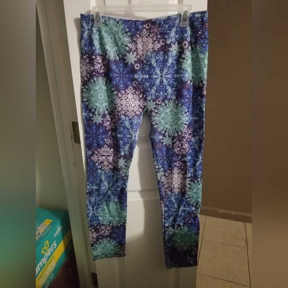 No Boundaries Snowflake leggings